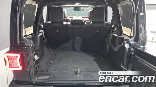 Jeep Wrangler 2019 — photo 26