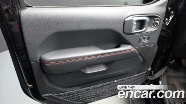 Jeep Wrangler 2019 — photo 14