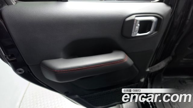 Jeep Wrangler 2019 — photo 15