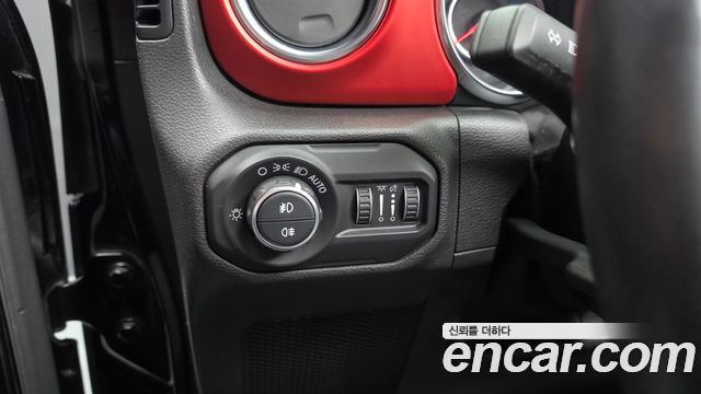 Jeep Wrangler 2019 — photo 28