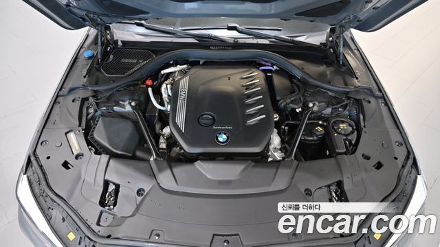BMW 7-Series 2021 — photo 6