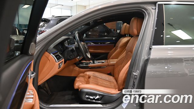 BMW 7-Series 2021 — photo 12