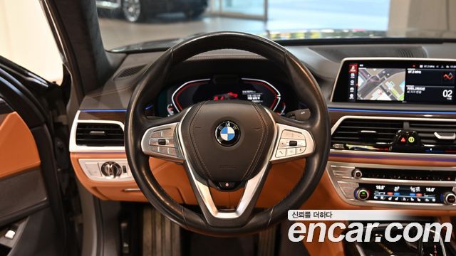BMW 7-Series 2021 — photo 16