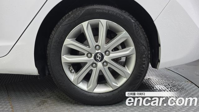 Hyundai AVANTE 2015 — photo 5