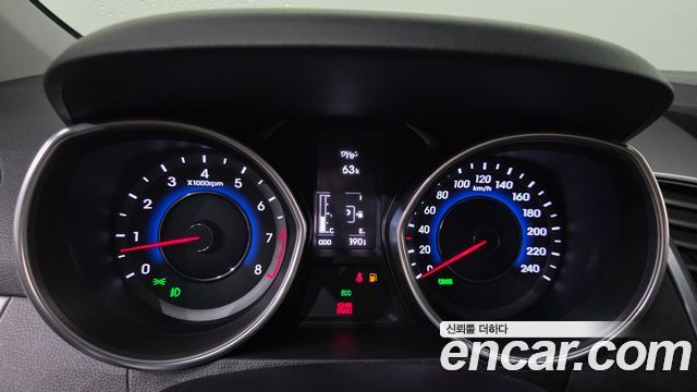 Hyundai AVANTE 2015 — photo 11