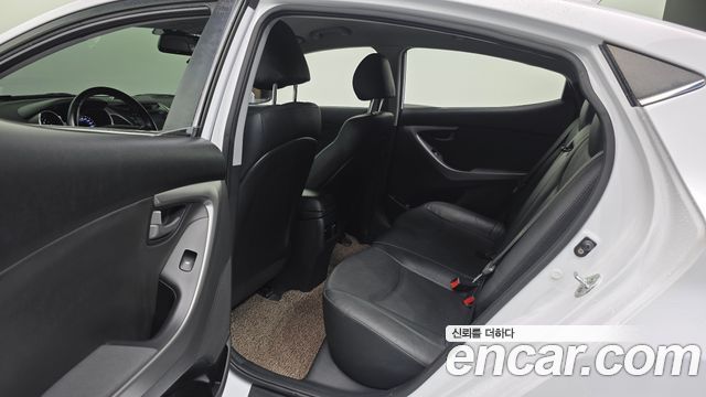 Hyundai AVANTE 2015 — photo 23