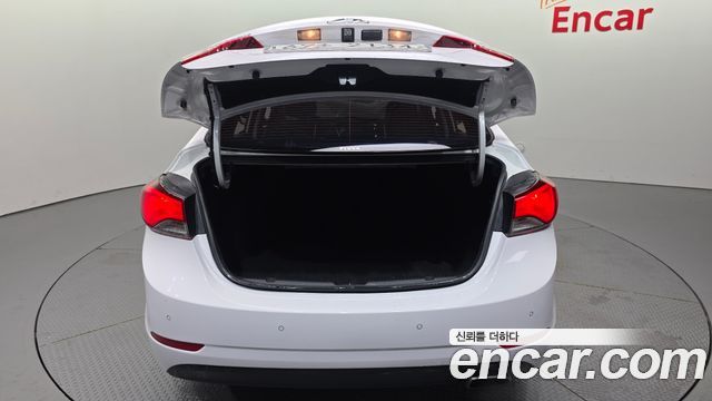 Hyundai AVANTE 2015 — photo 25