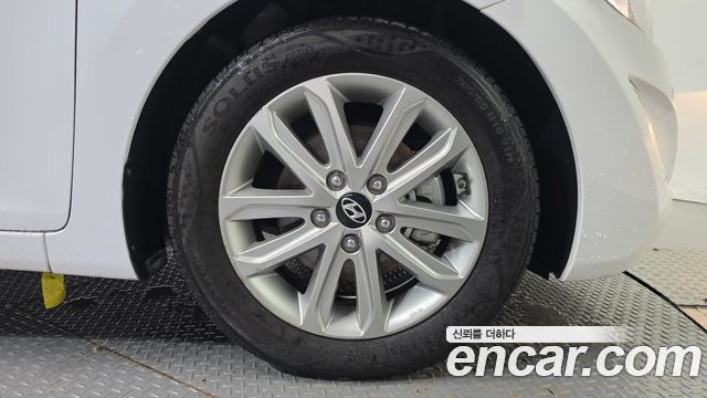 Hyundai AVANTE 2015 — photo 7