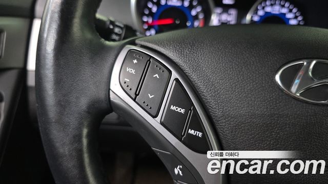 Hyundai AVANTE 2015 — photo 27