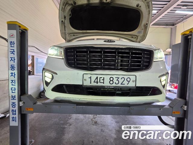 Kia Canival 2019 — photo 1