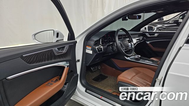 Audi A6 2022 — photo 13