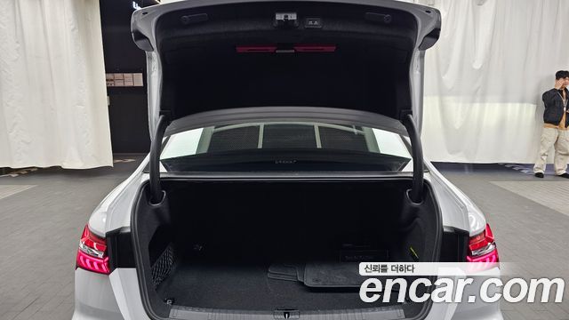 Audi A6 2022 — photo 25
