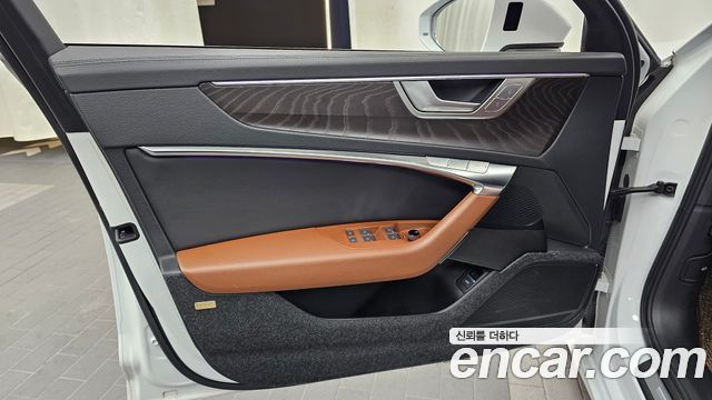 Audi A6 2022 — photo 14