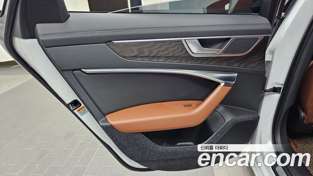 Audi A6 2022 — photo 15
