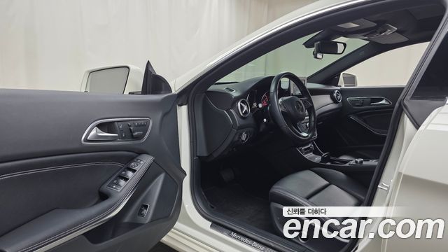 Mercedes-Benz CLA-Class 2016 — photo 10