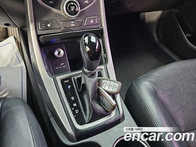 Hyundai AVANTE 2015 — photo 8