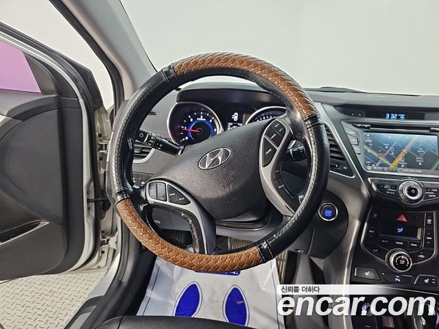 Hyundai AVANTE 2015 — photo 9