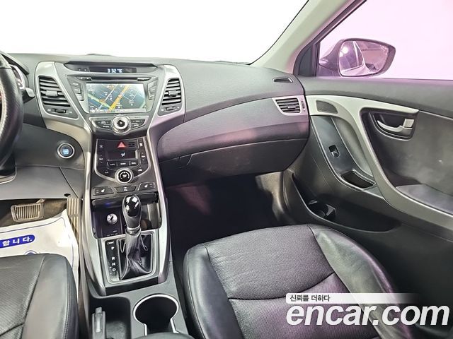 Hyundai AVANTE 2015 — photo 10