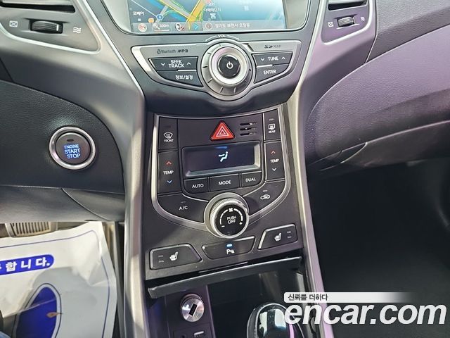 Hyundai AVANTE 2015 — photo 18