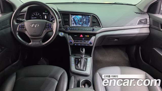 Hyundai AVANTE 2018 — photo 10