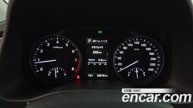 Hyundai AVANTE 2018 — photo 11