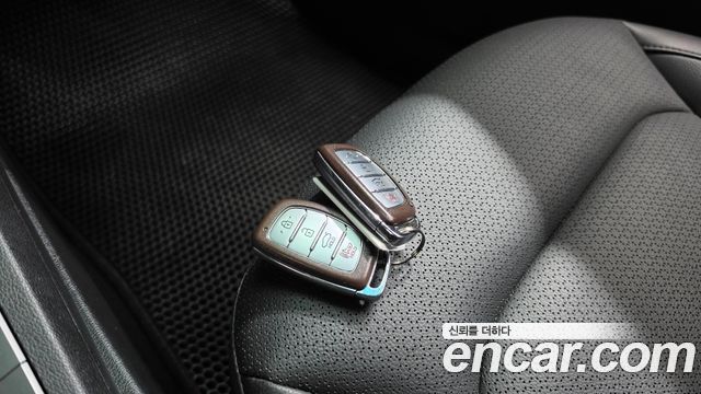 Hyundai AVANTE 2018 — photo 21