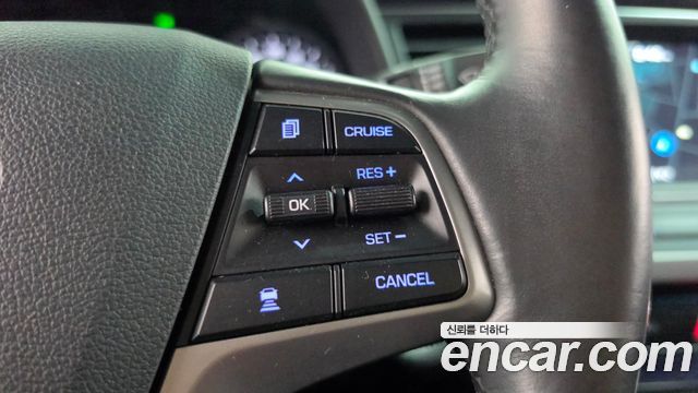 Hyundai AVANTE 2018 — photo 22