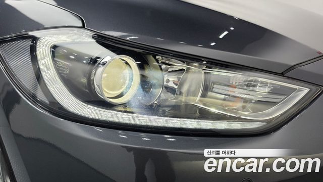 Hyundai AVANTE 2018 — photo 8