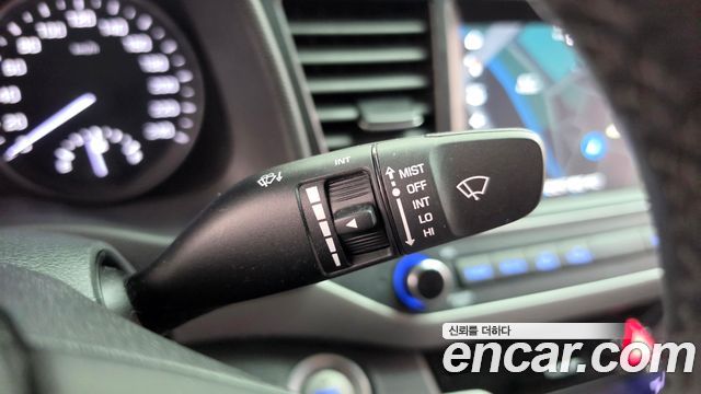 Hyundai AVANTE 2018 — photo 29