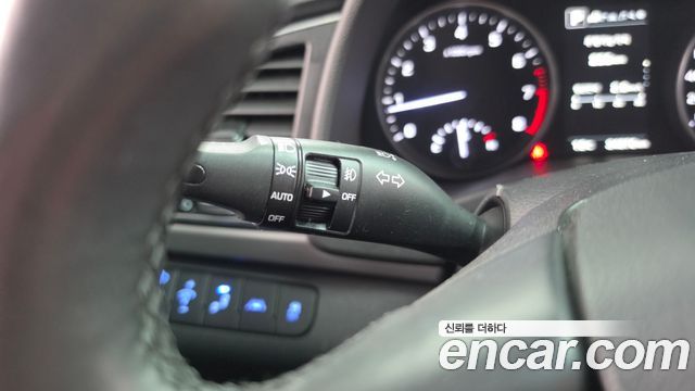 Hyundai AVANTE 2018 — photo 30