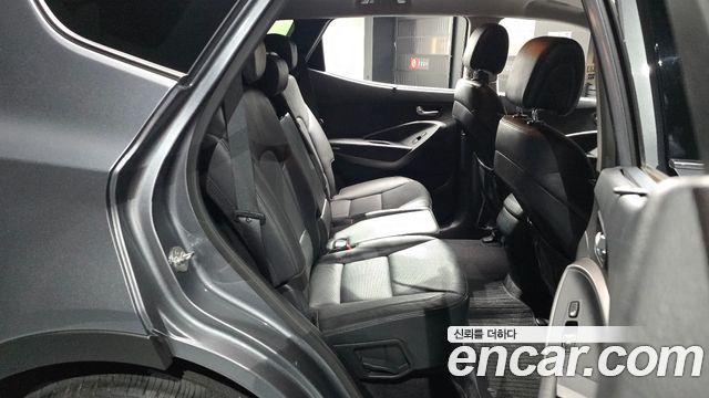 Hyundai Santafe 2018 — photo 17