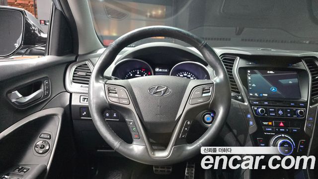 Hyundai Santafe 2018 — photo 19
