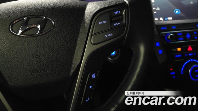 Hyundai Santafe 2018 — photo 32