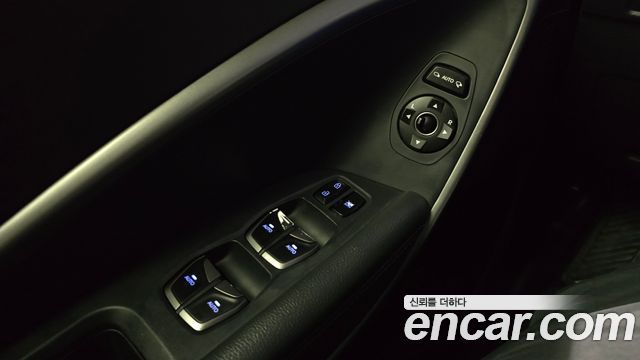 Hyundai Santafe 2018 — photo 35
