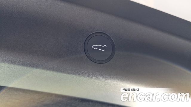 Tesla Model Y 2024 — photo 23