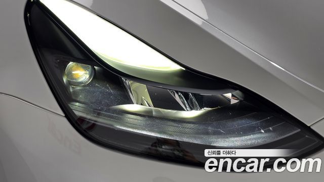 Tesla Model Y 2024 — photo 8