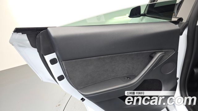 Tesla Model Y 2024 — photo 15