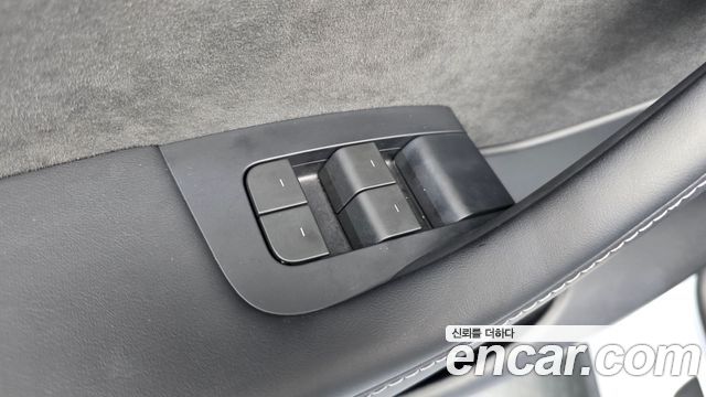 Tesla Model Y 2024 — photo 27