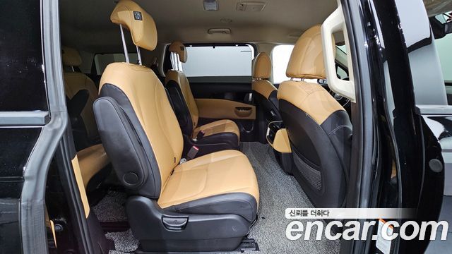 Kia Canival 2023 — photo 18