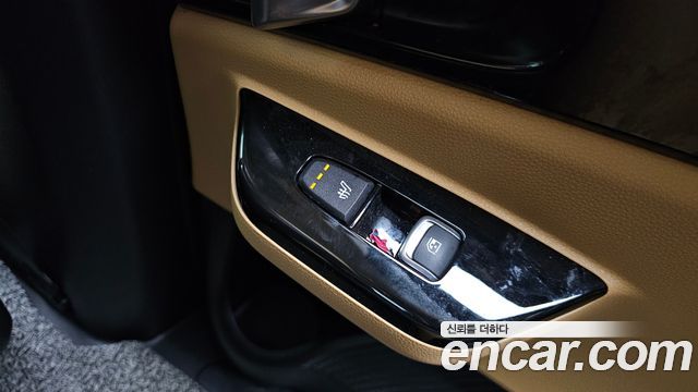 Kia Canival 2023 — photo 25