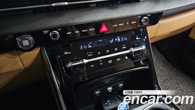 Kia Canival 2023 — photo 27