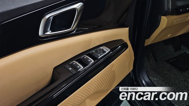 Kia Canival 2023 — photo 29