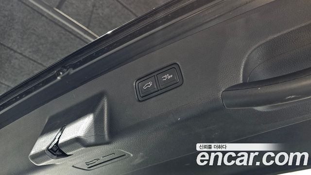 Kia Canival 2023 — photo 31