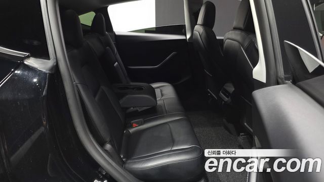 Tesla Model Y 2022 — photo 17