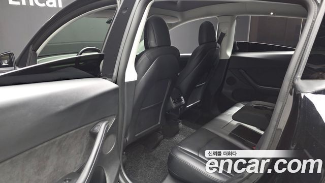 Tesla Model Y 2022 — photo 18