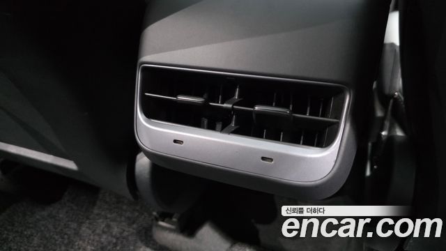 Tesla Model Y 2022 — photo 31