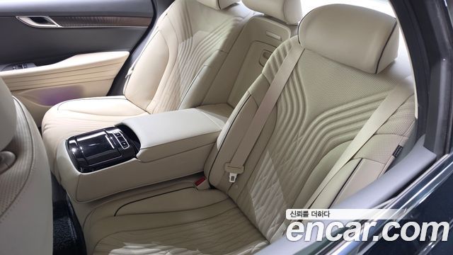 Genesis G80 2022 — photo 30