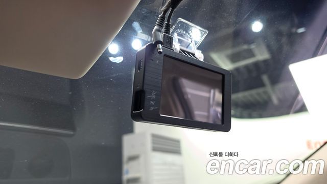 Genesis G80 2022 — photo 33