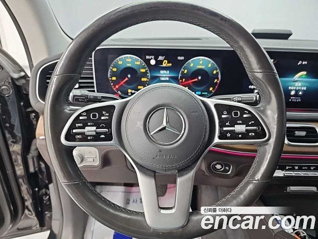 Mercedes-Benz GLE-Class 2020 — photo 9