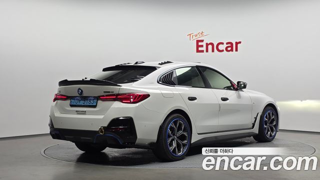 BMW i4 2023 — photo 2